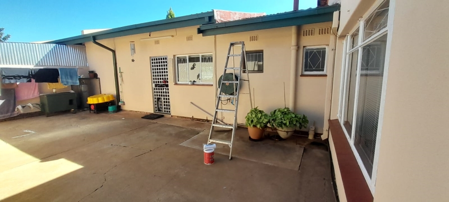 5 Bedroom Property for Sale in Meiringspark North West